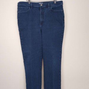 Woman's Lee Jean's Size 16m, Classic Fit, Straight Leg, Dark Wash